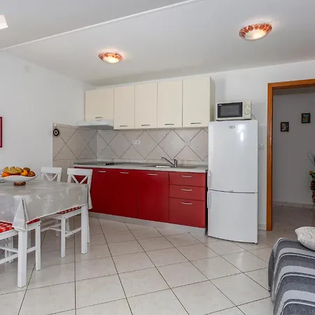 Apartamento Amazing In With Wifi Banjol